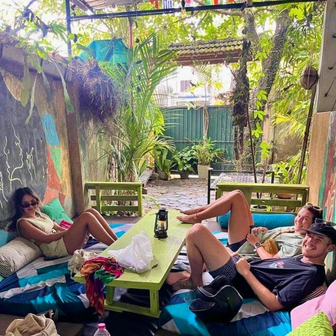 Cycling Backpacker Hostel & Cafe Unawatuna Exterior foto