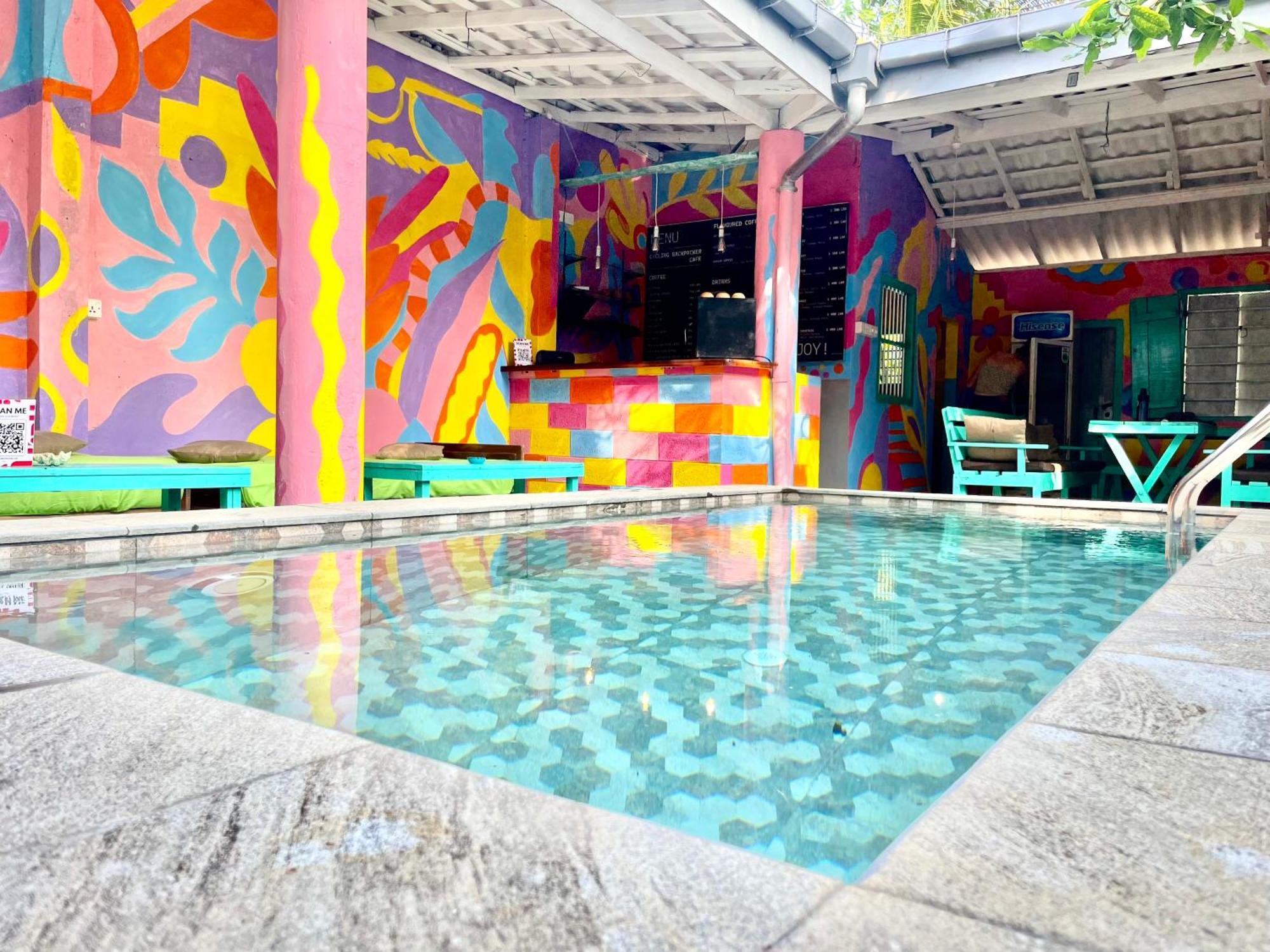 Cycling Backpacker Hostel & Cafe Unawatuna Exterior foto